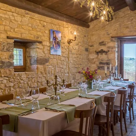 Masseria Fortificata Lo Zafferaneto Buccheri