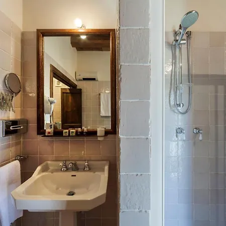 Masseria Fortificata Lo Zafferaneto Hotel *