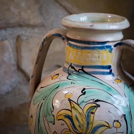 Masseria Fortificata Lo Zafferaneto * Buccheri