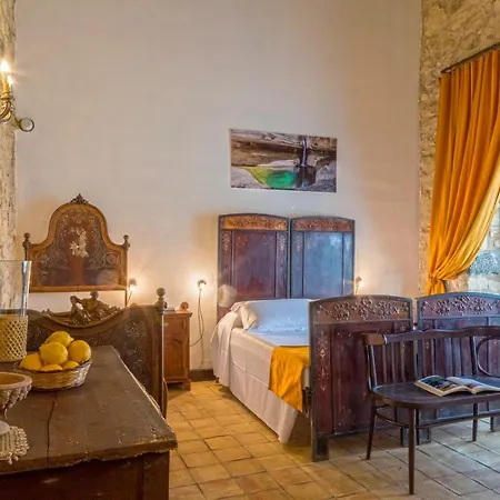 Masseria Fortificata Lo Zafferaneto *
