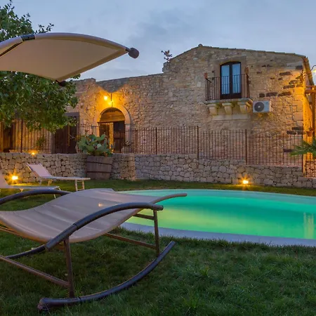 Hotel Masseria Fortificata Lo Zafferaneto