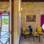 Masseria Fortificata Lo Zafferaneto
