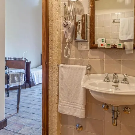 Hotell Masseria Fortificata Lo Zafferaneto Buccheri