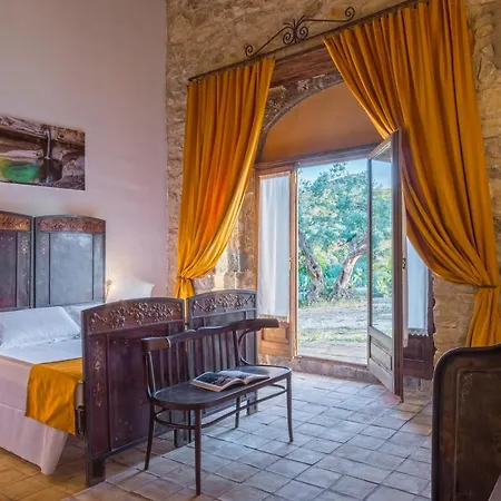 Hotell Masseria Fortificata Lo Zafferaneto